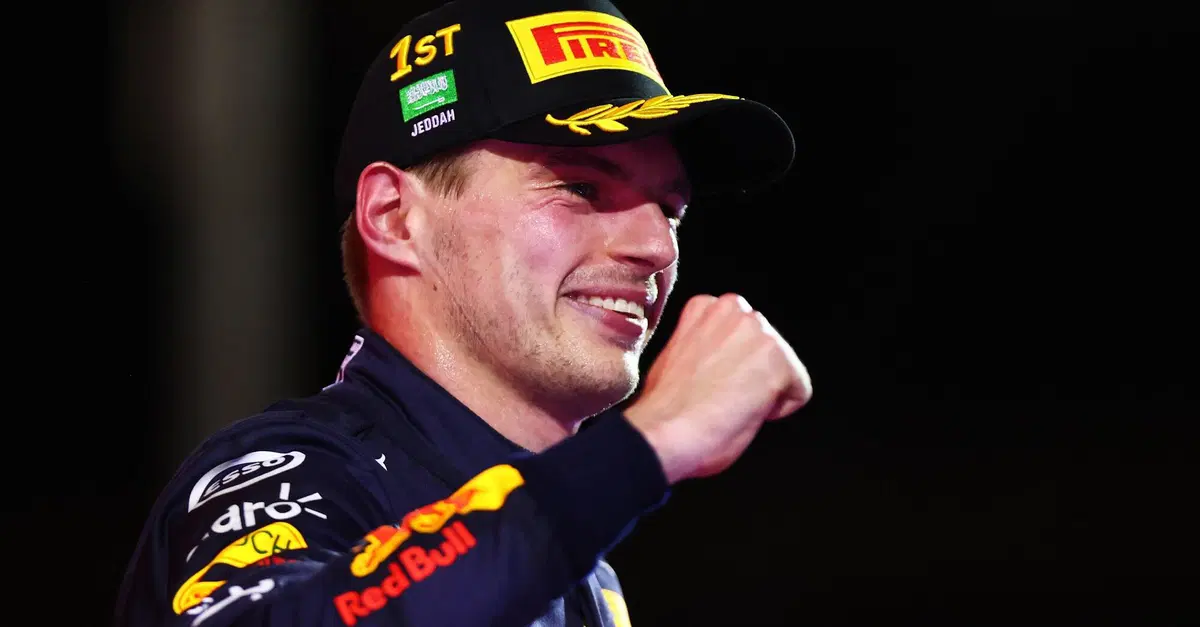 Formula 1, Verstappen: "Leclerc ha usato qualche trucchetto ma alla fine sono riuscito a passare"