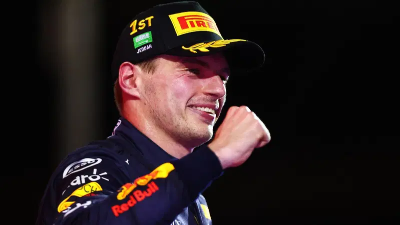 Formula 1, Verstappen: "Leclerc ha usato qualche trucchetto ma alla fine sono riuscito a passare"
