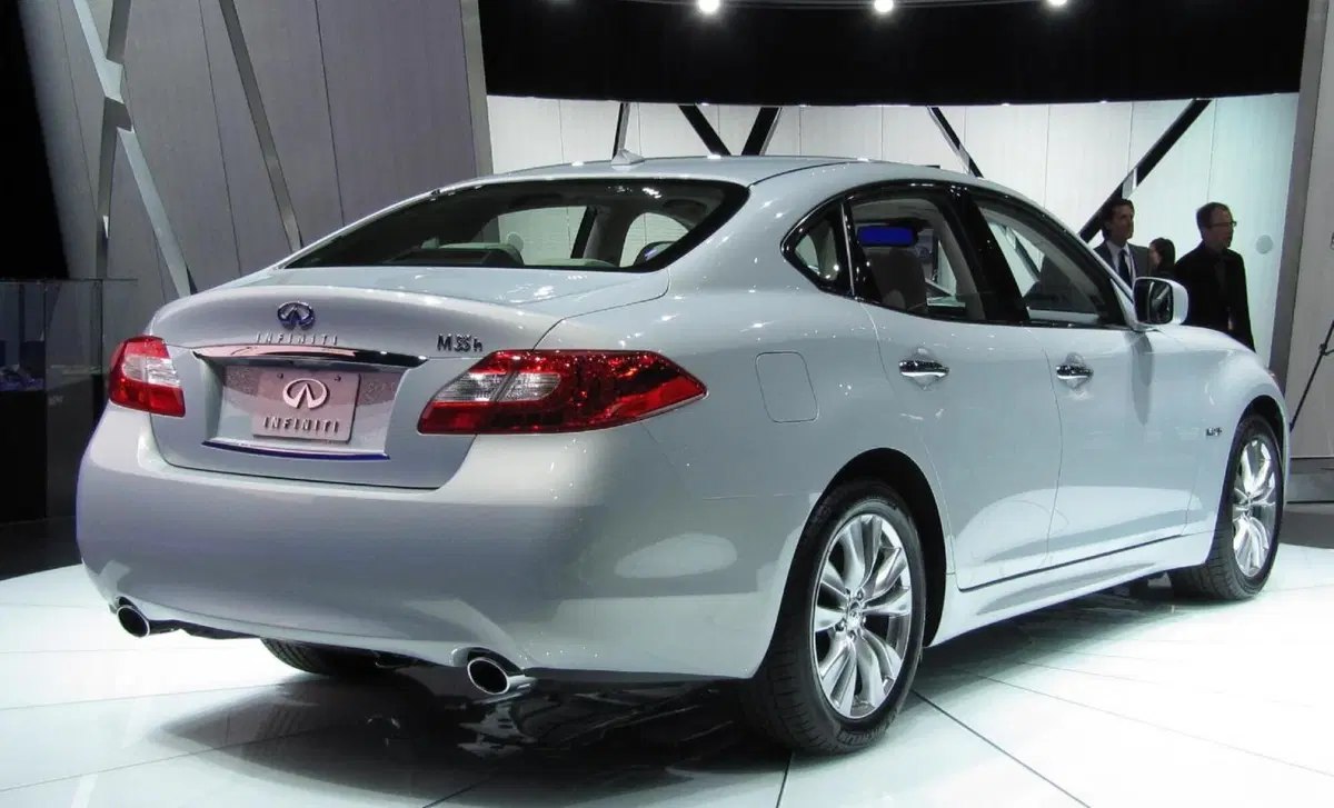 Infiniti M (2010-14) (4)