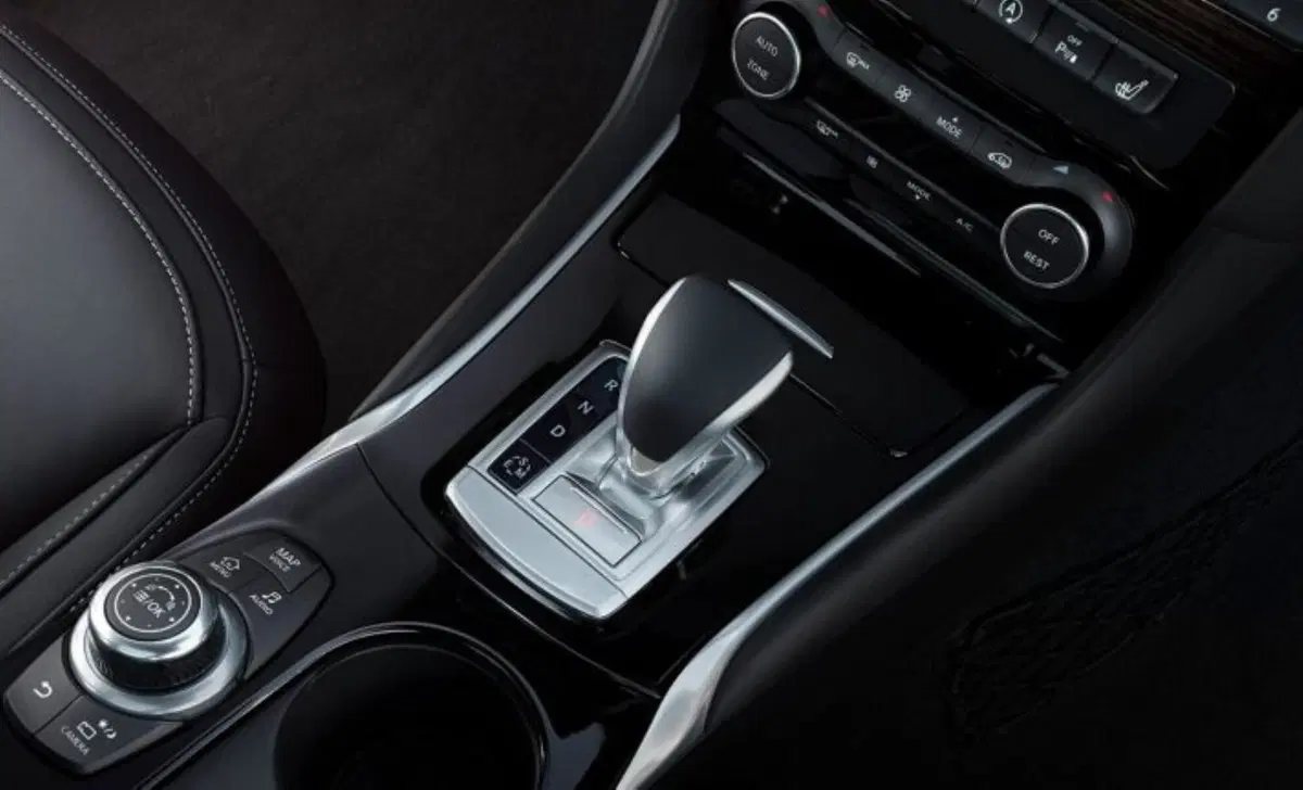 Infiniti M (2010-14) (18)