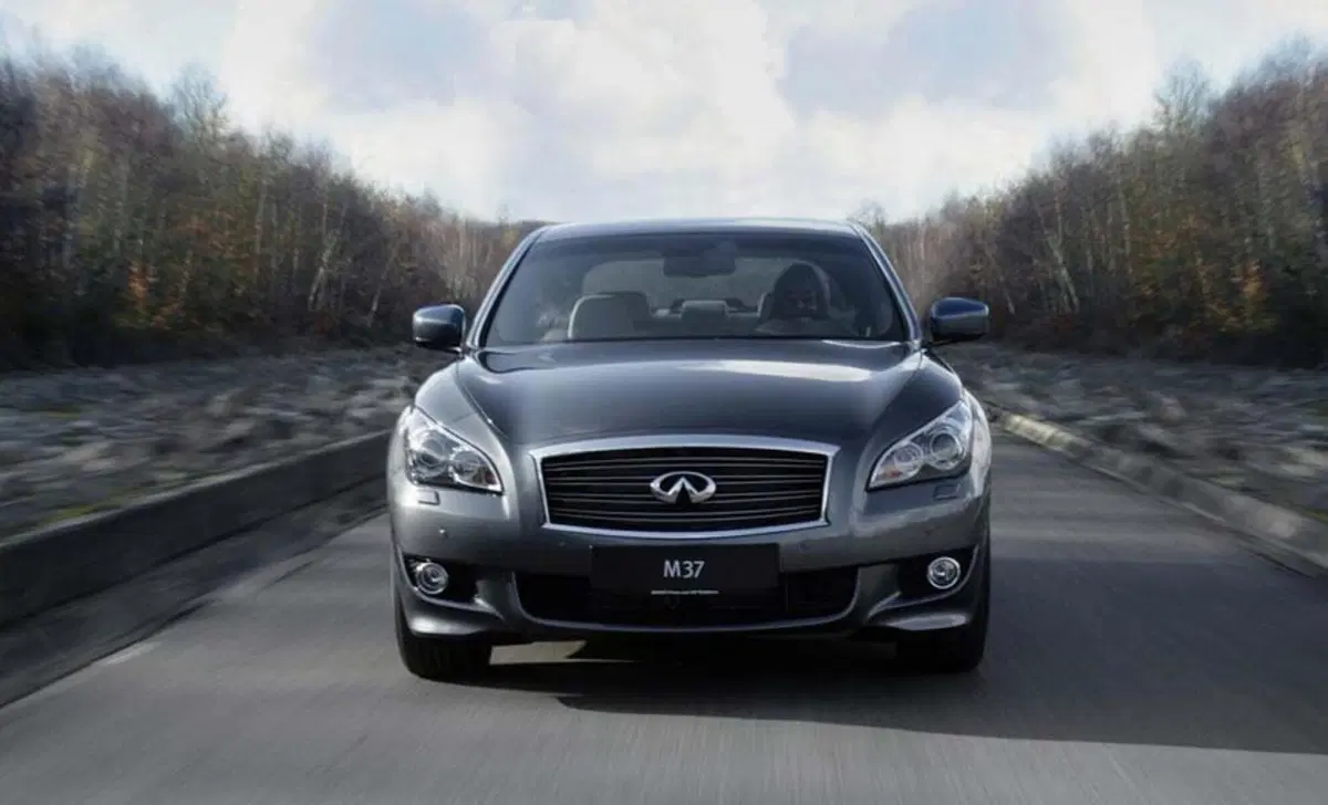 Infiniti M (2010-14) (3)
