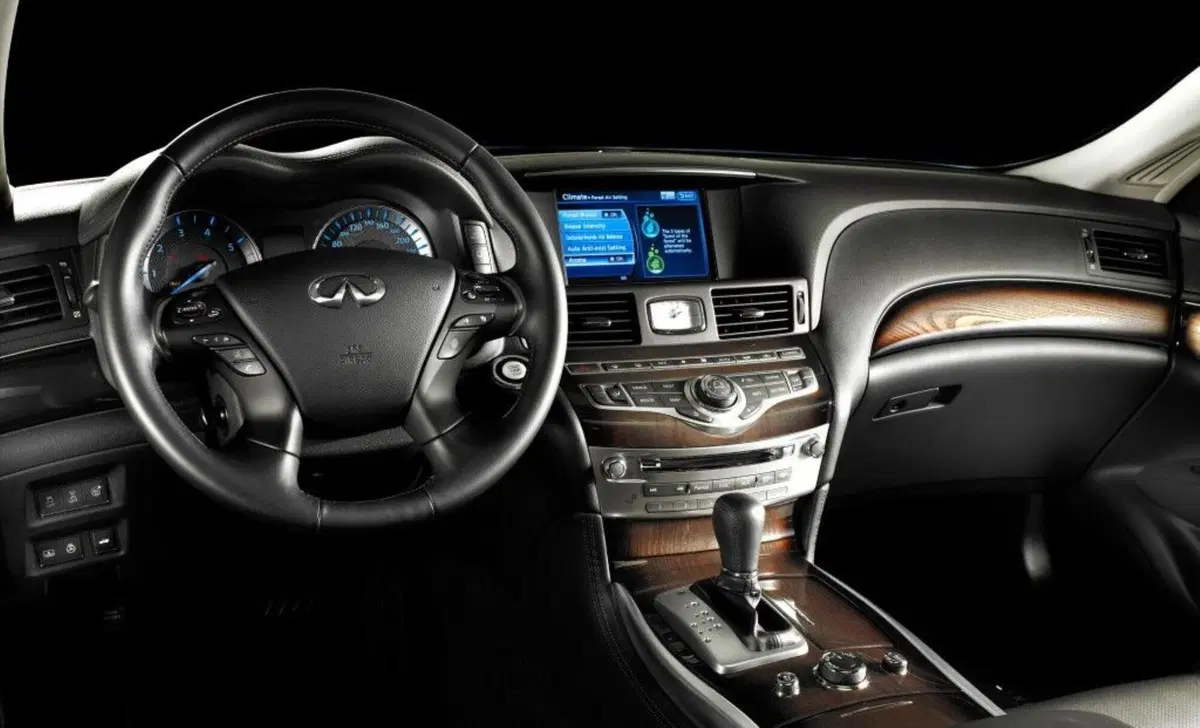 Infiniti M (2010-14) (15)