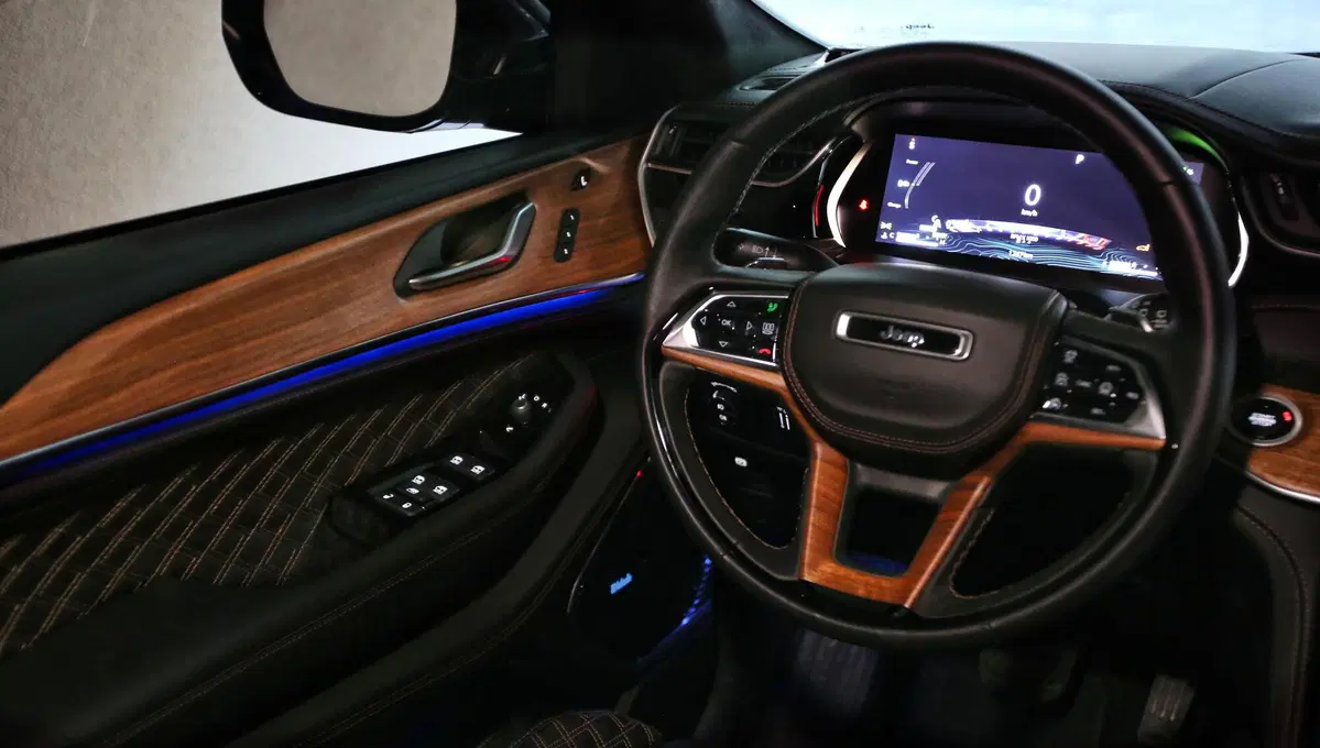 Jeep Grand Cherokee (11)