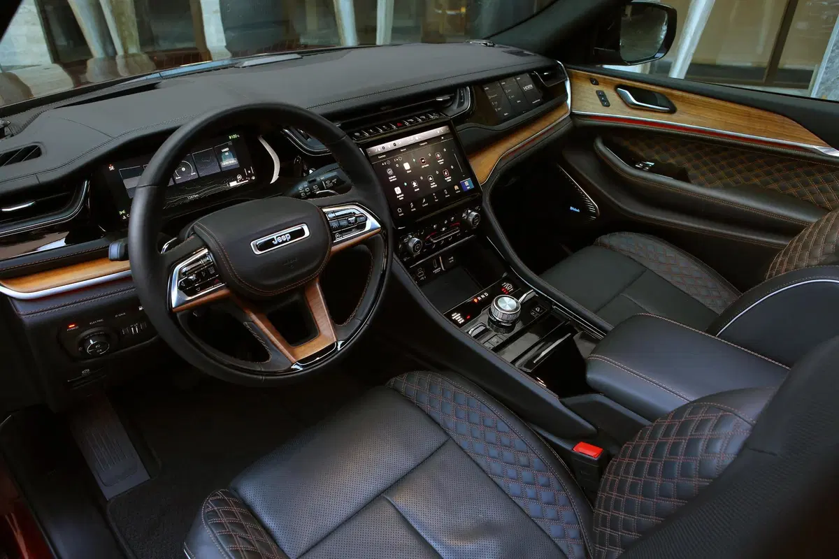 Jeep Grand Cherokee (12)