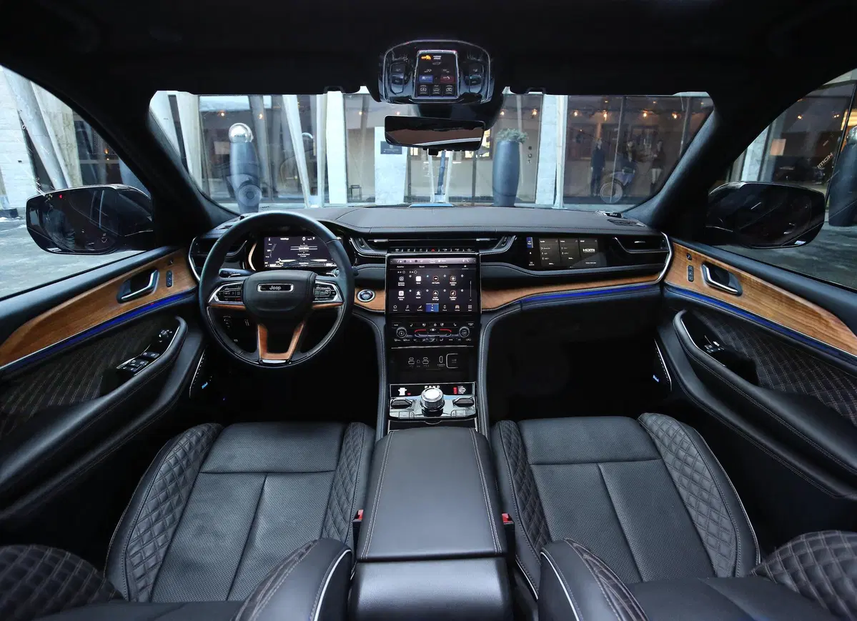 Jeep Grand Cherokee (15)