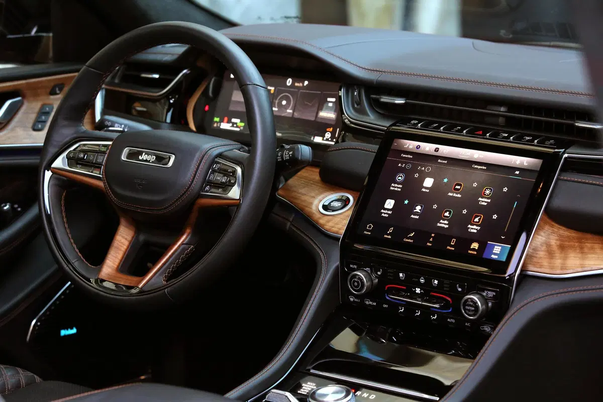 Jeep Grand Cherokee (17)