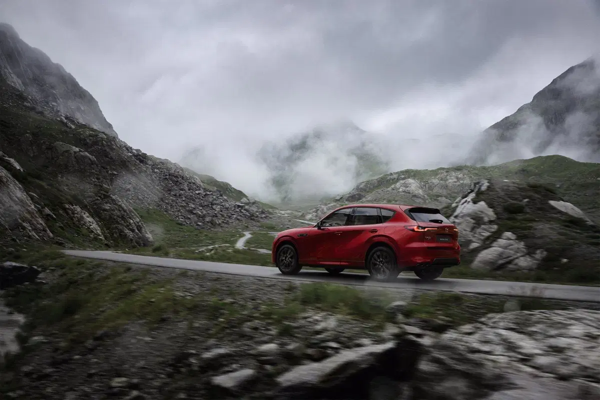 Mazda CX-60, ammiraglia Suv con tecnologia full hybrid plug-in (2)