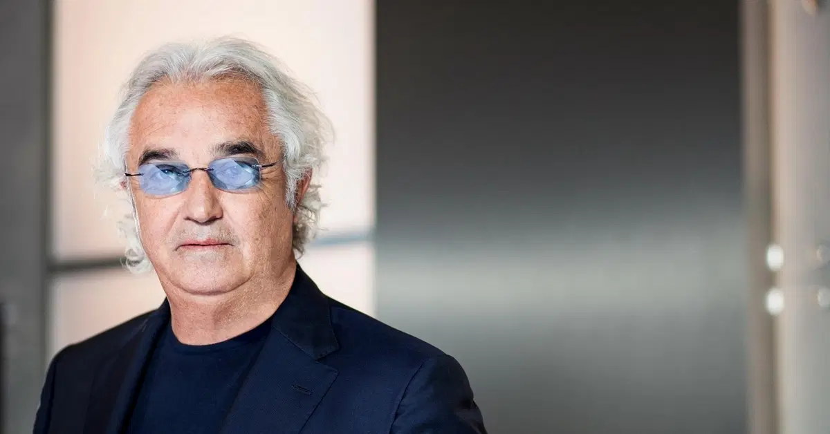 Flavio Briatore contro Autostrade: &ldquo;Sono in coda da sei ore, &egrave; uno scandalo, uno schifo gestito da incapaci&rdquo; [VIDEO] 