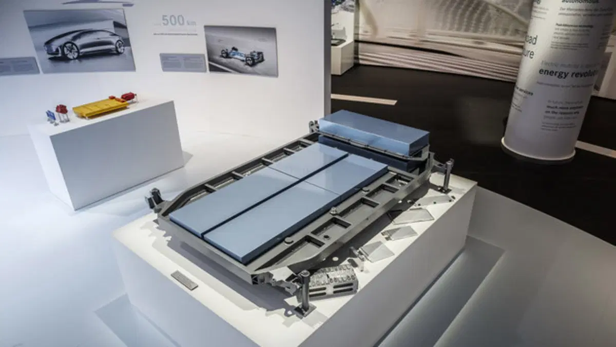 Mercedes GLC F-Cell: oltre l'idrogeno anche a batteria (5)
