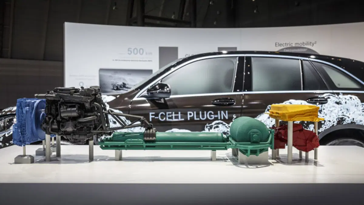 Mercedes GLC F-Cell: oltre l'idrogeno anche a batteria (13)
