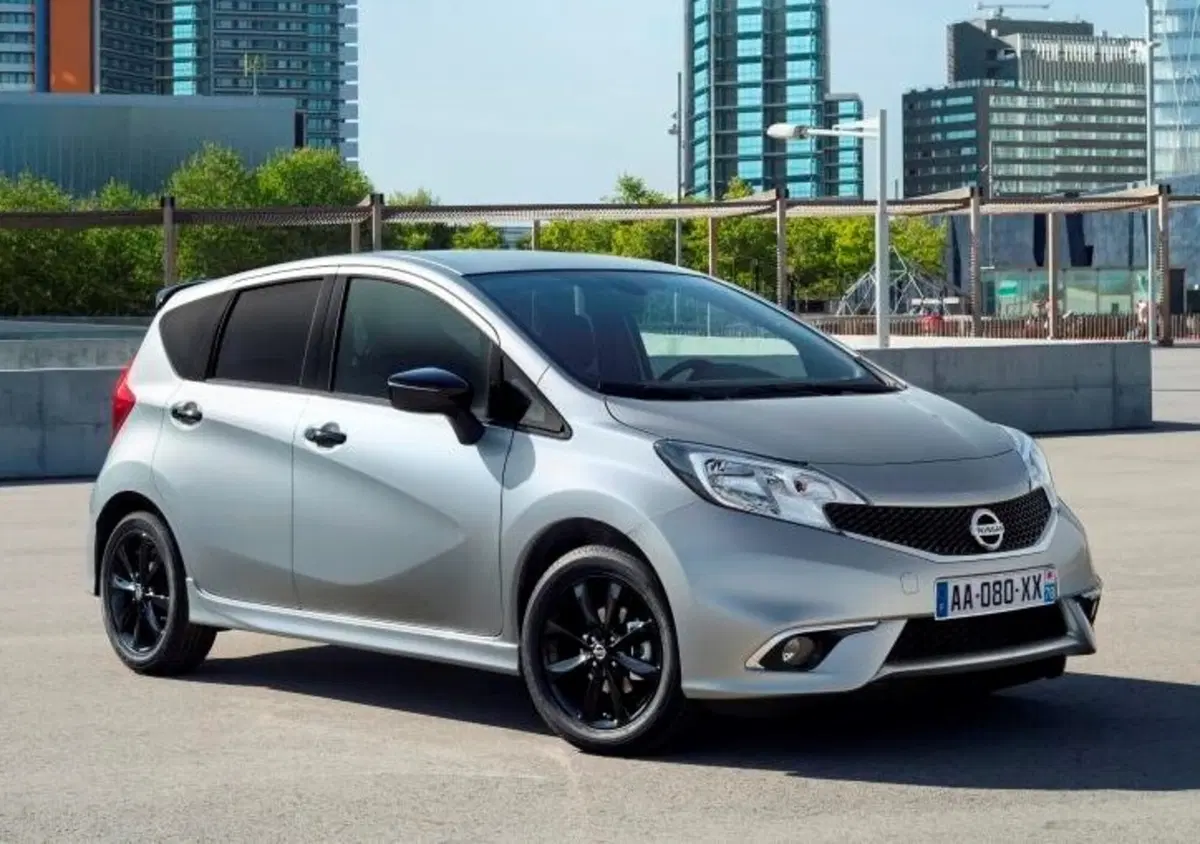 Nissan Note Black Edition, l'eleganza del nero