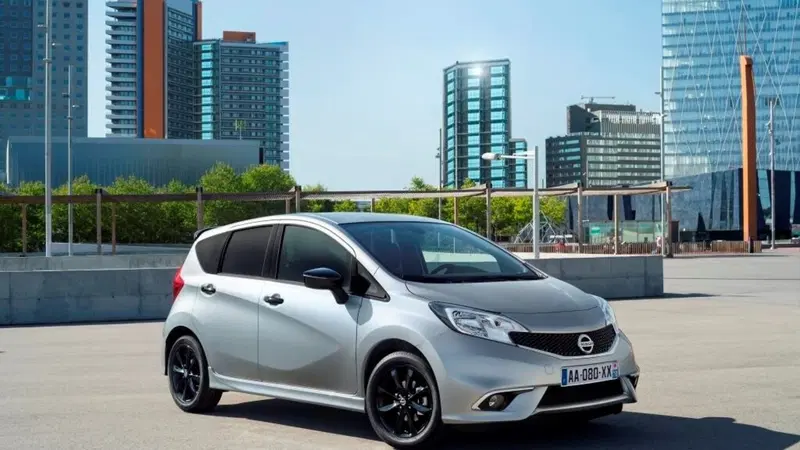 Nissan Note Black Edition, l'eleganza del nero
