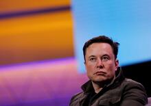 Tesla, Elon Musk ha comprato Twitter