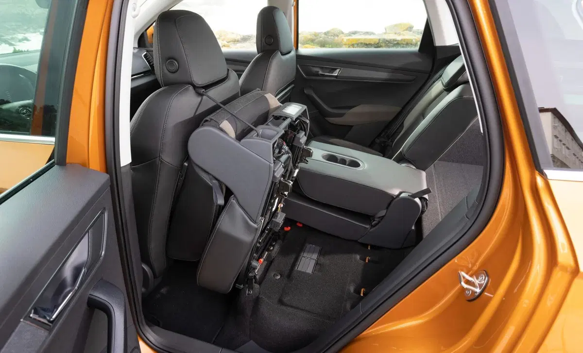 Skoda Karoq 2.0 tdi Sportline 115cv (17)