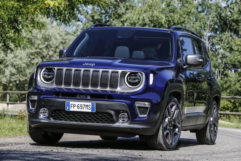 Jeep blocca la vendita di auto a benzina e diesel in Francia. Stellantis lavora a 85 modelli elettrici