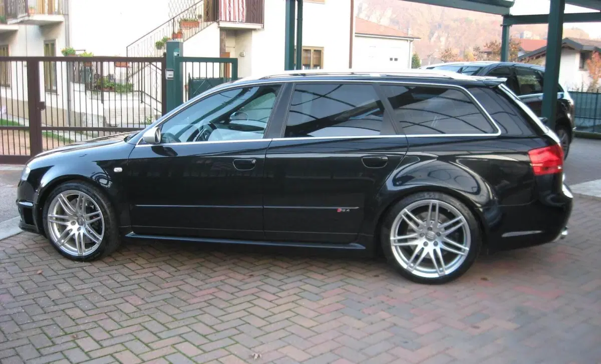 Audi RS 4 Avant (2006-08) (2)