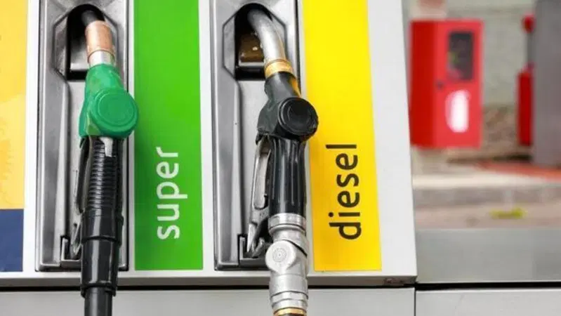 Accise benzina tagliate di 25 cent fino al 2 maggio: la conferma del ministro dell'Economia