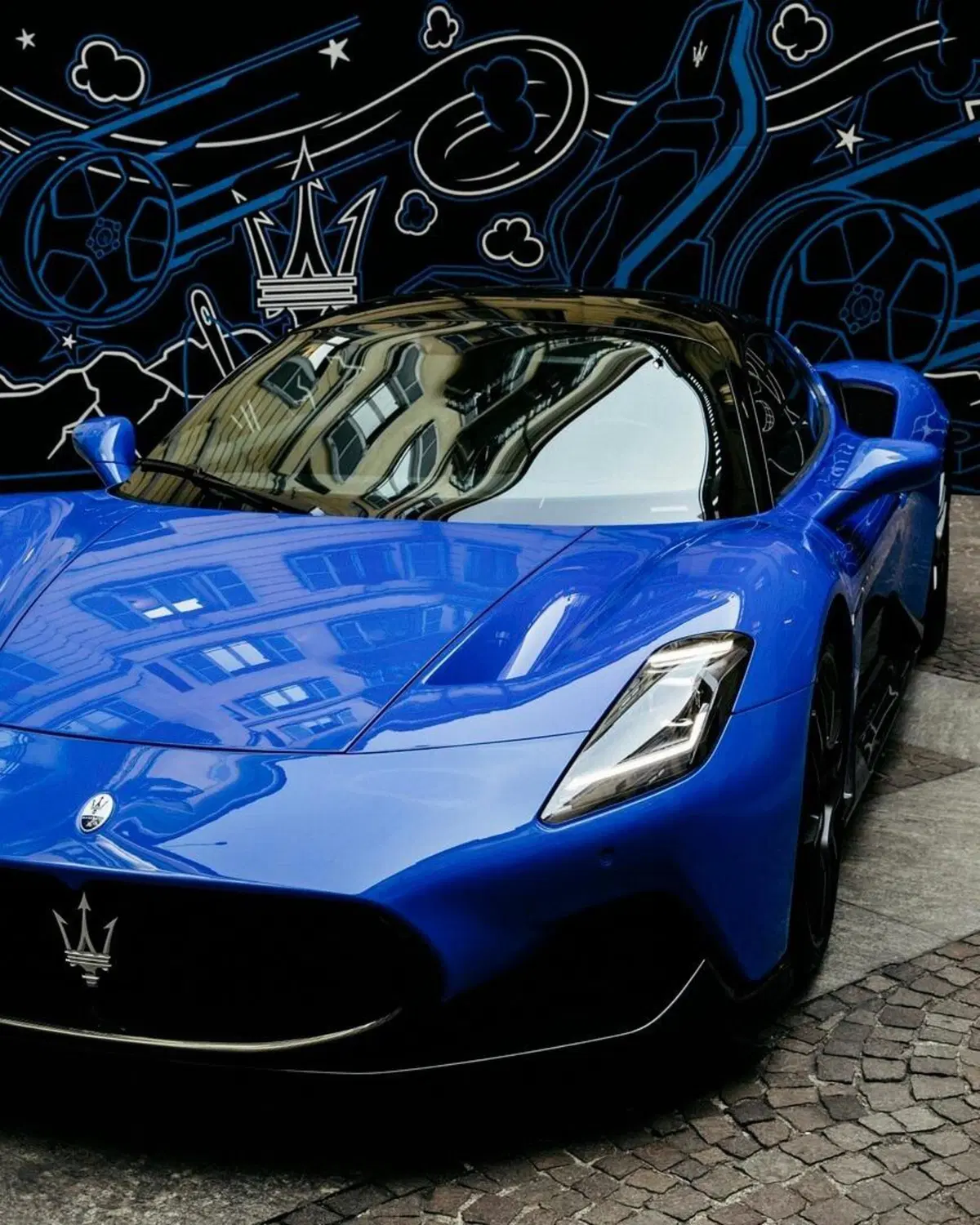 Luxury meets performance: Alcantara e Maserati MC20 (6)
