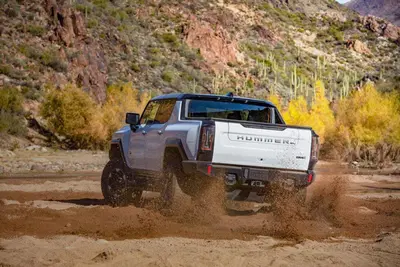 Hummer elettrico con la modalit&agrave; "WTF" che tradotta in italiano... [VIDEO] 