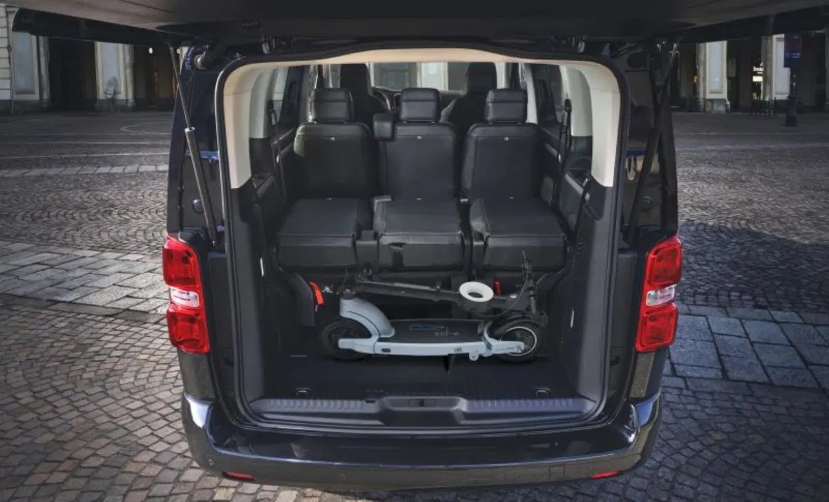 Fiat E-Ulysse combi M1 L3H1 Pop 75kWh charger 11kw (4)