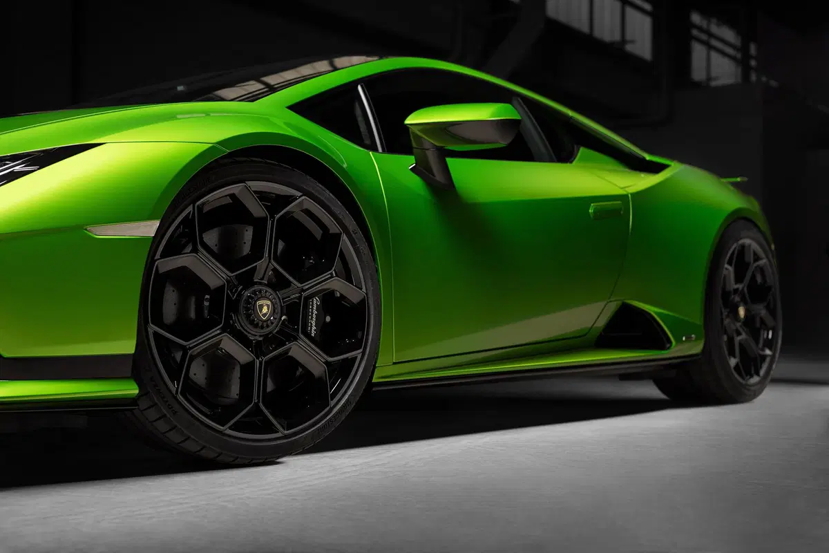Ecco la nuova Lamborghini Huracan Tecnica (8)