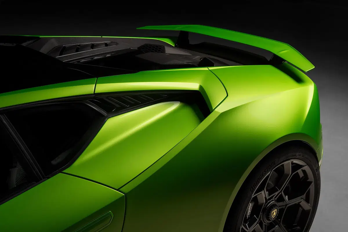 Ecco la nuova Lamborghini Huracan Tecnica (10)