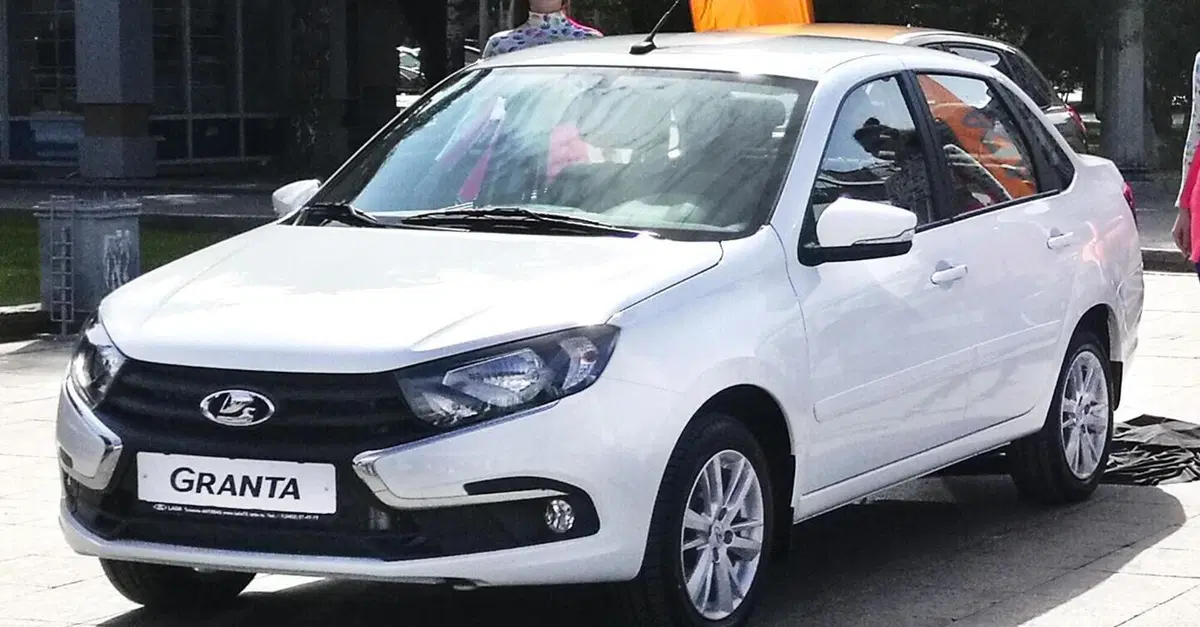 La sai l'ultima sulle Lada? Non hanno pi&ugrave; l'airbag!