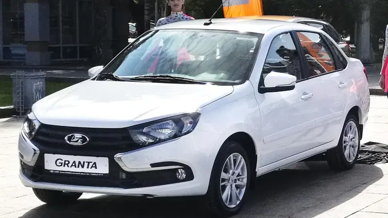 La sai l'ultima sulle Lada? Non hanno pi&ugrave; l'airbag!