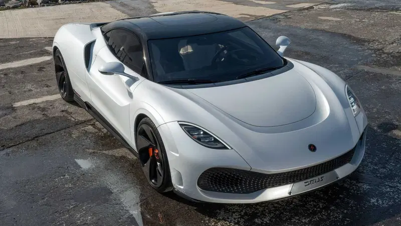 Deus Vayanne: l'hypercar elettrica da 2.230 CV
