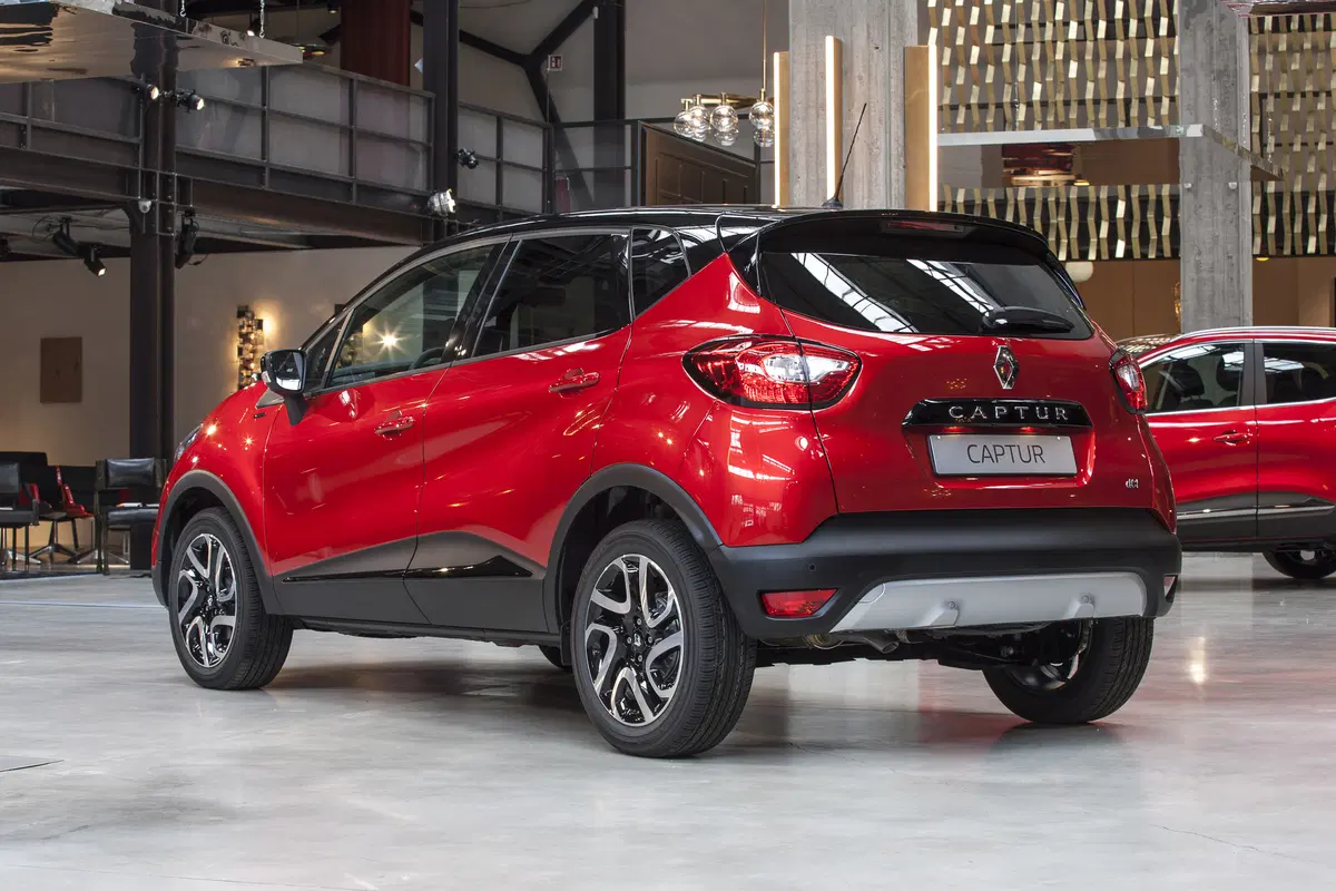 Renault Kadjar e Captur Hypnotic: le nuove ricche serie limitate (5)