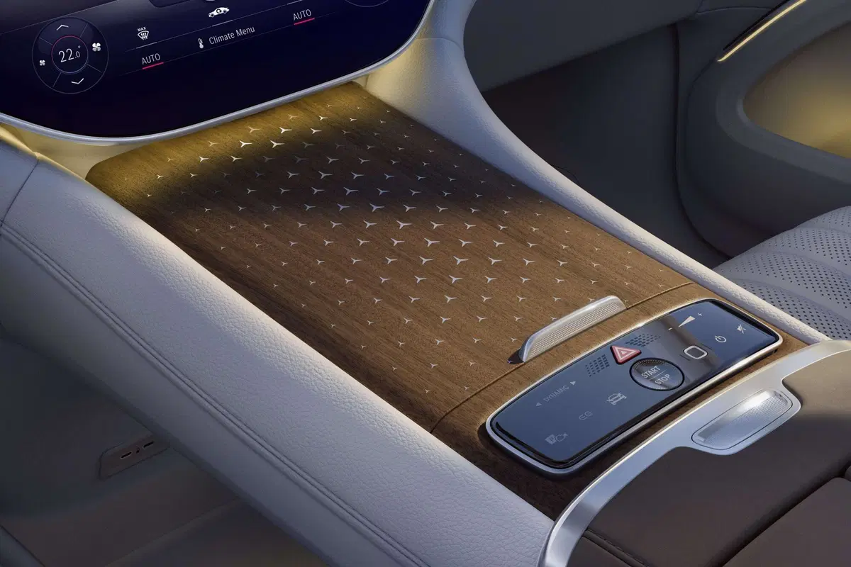 Mercedes EQS SUV, la Sonderklasse a ruote alte  (13)