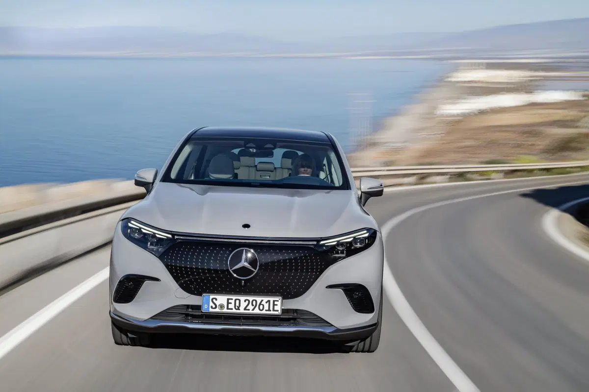 Mercedes EQS SUV, la Sonderklasse a ruote alte  (4)