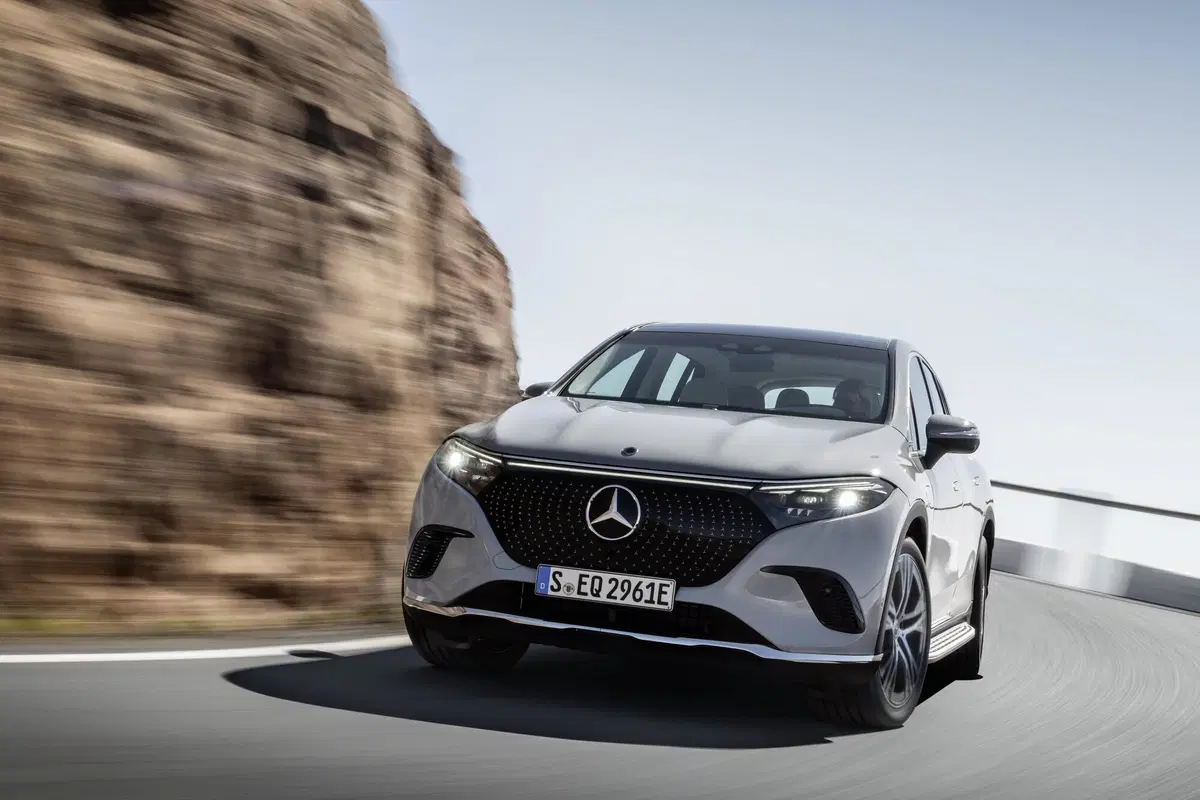 Mercedes EQS SUV, la Sonderklasse a ruote alte  (7)