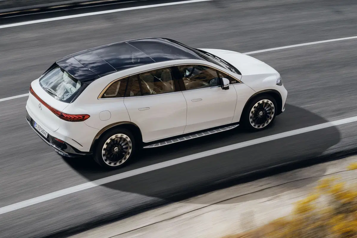 Mercedes EQS SUV, la Sonderklasse a ruote alte  (12)
