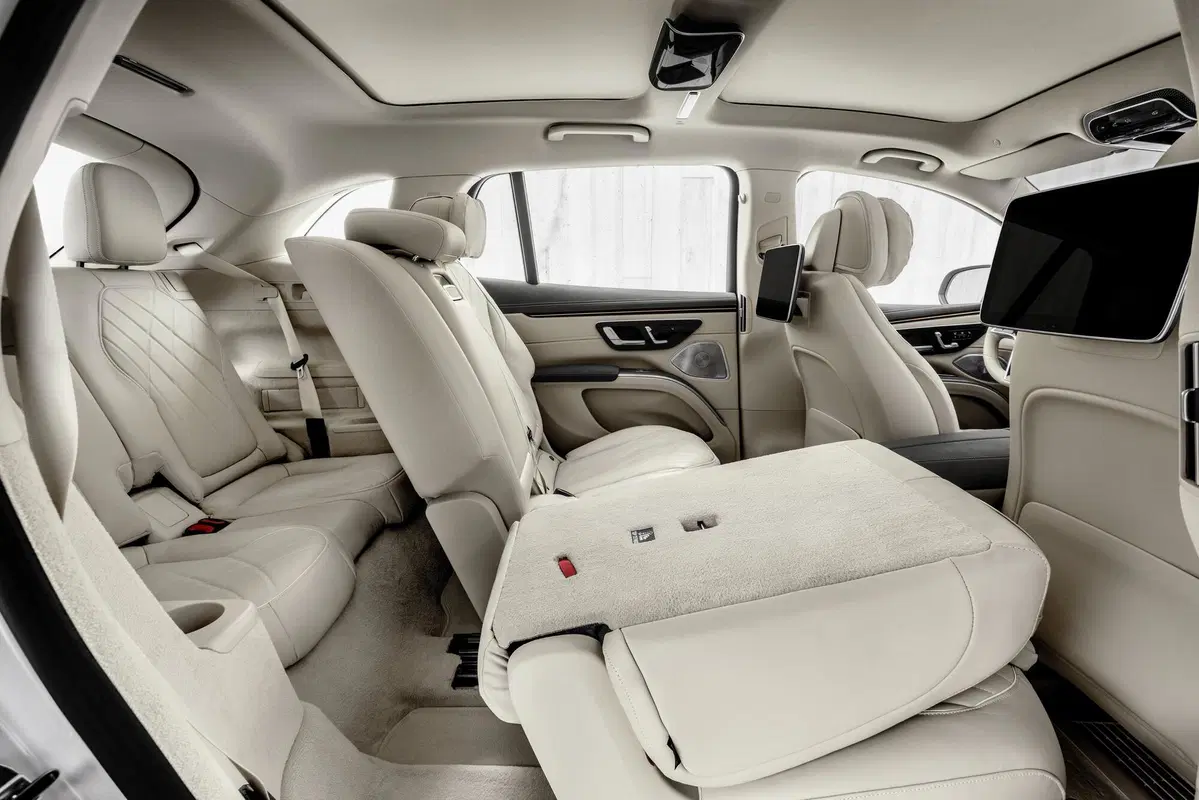 Mercedes EQS SUV, la Sonderklasse a ruote alte  (14)