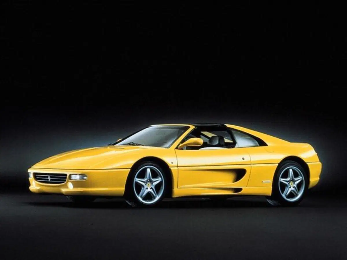 Prima dell'ibrido e di 296 GTS: tutte le Ferrari Gran Turismo Spider [che belle!] (3)