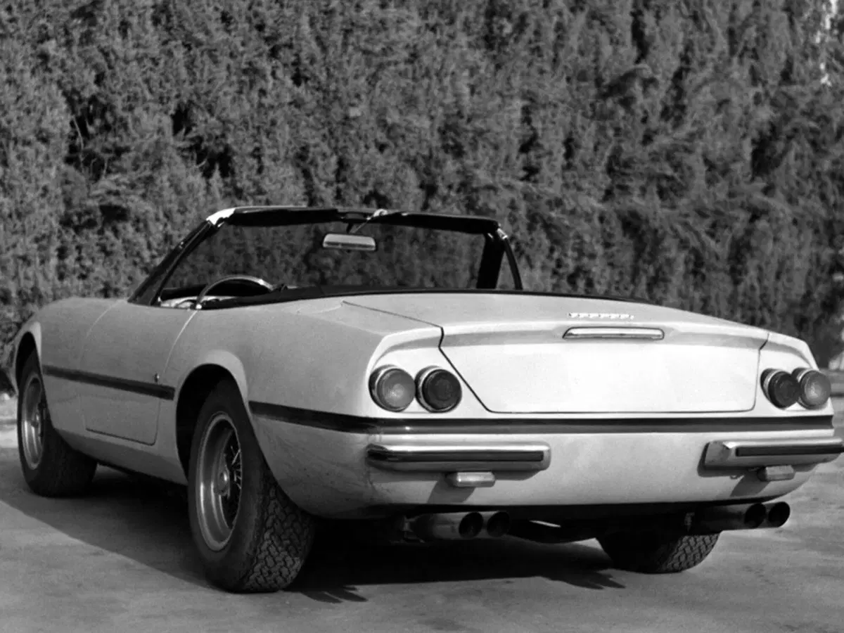 Prima dell'ibrido e di 296 GTS: tutte le Ferrari Gran Turismo Spider [che belle!] (9)