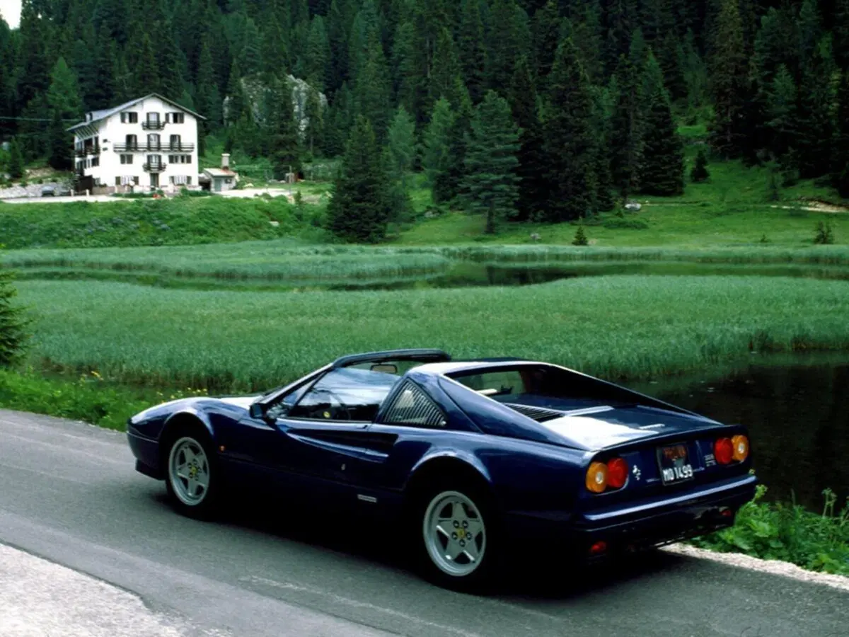 Prima dell'ibrido e di 296 GTS: tutte le Ferrari Gran Turismo Spider [che belle!] (10)