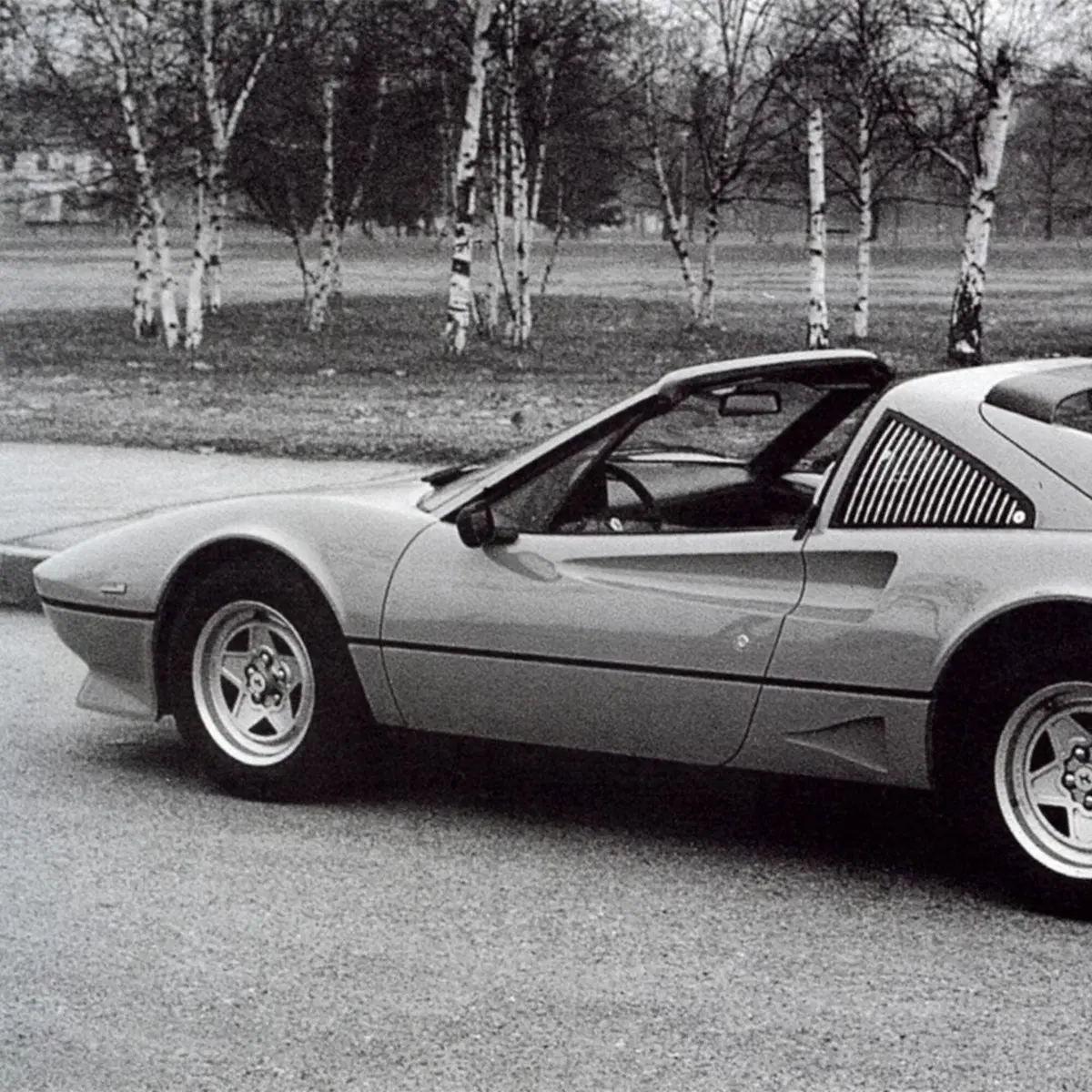 Prima dell'ibrido e di 296 GTS: tutte le Ferrari Gran Turismo Spider [che belle!] (12)