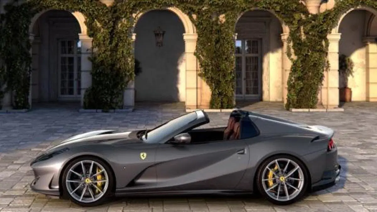 Prima dell'ibrido e di 296 GTS: tutte le Ferrari Gran Turismo Spider [che belle!] (17)
