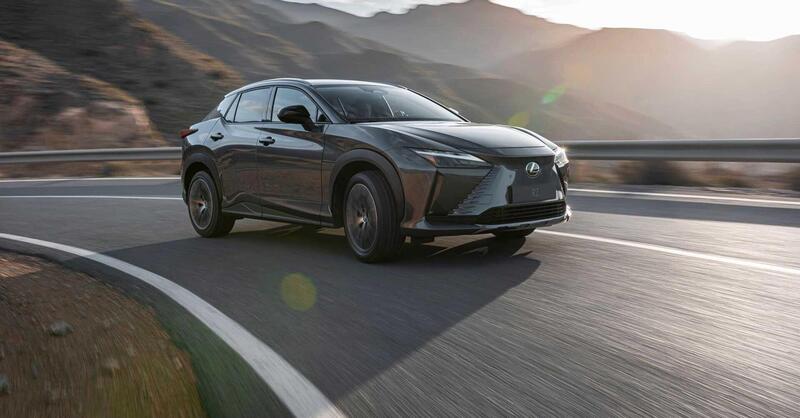 Nuova Lexus RZ elettrica, su listino prezzi e in concessionaria con un volante spettacolo [cloche 150&deg;]