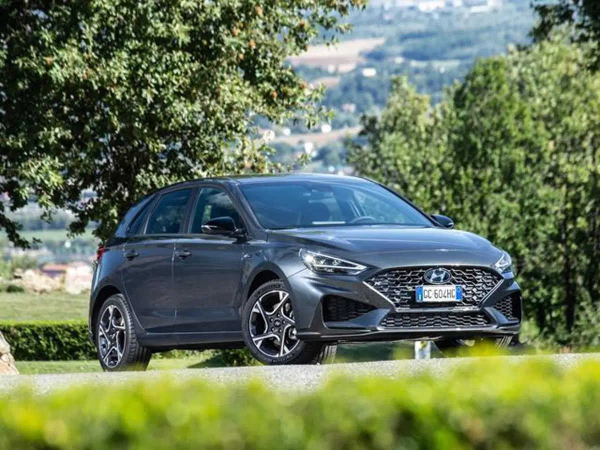 Hyundai i30 1.0 t-gdi 48V NLine 120cv (2)
