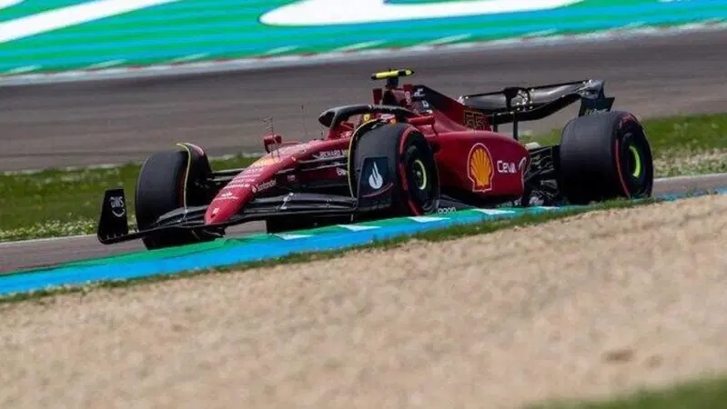 Formula 1, Sainz: "Dobbiamo cambiare qualcosa per lottare con la Red Bull"