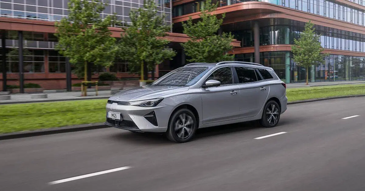 MG5: arriva la prima station wagon elettrica del marchio