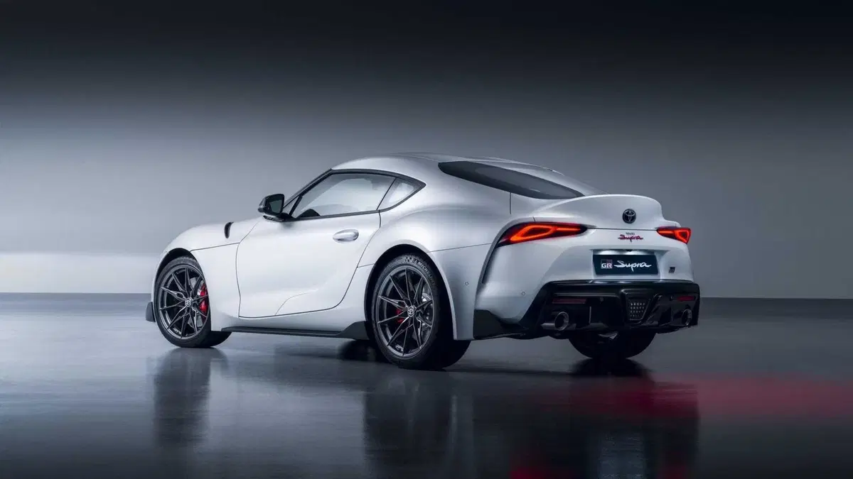 Toyota Supra Manuale: scopriamo tutti i segreti (3)