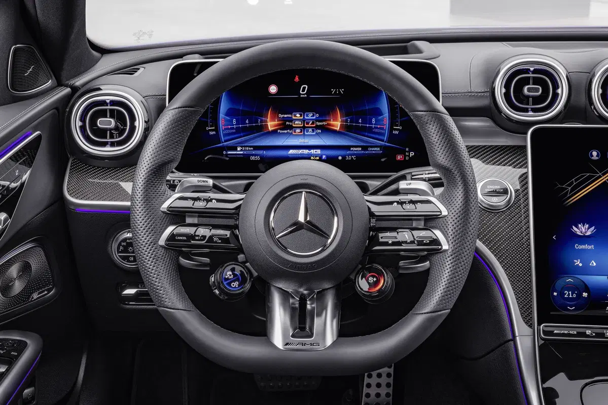 Mercedes Classe C diventa AMG: 408 CV col turbo elettrico (4)