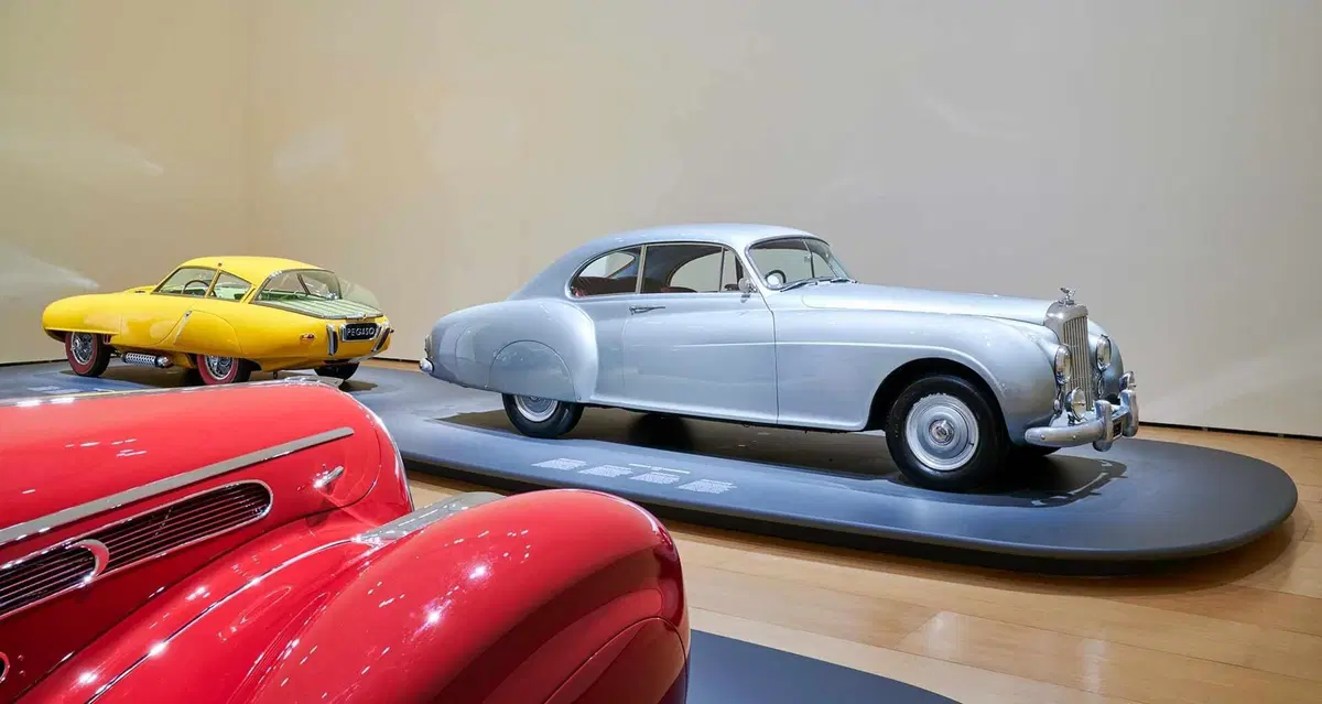 Norman Foster: l'auto come forma d'arte (7)