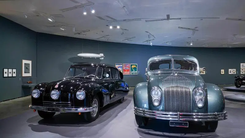 Norman Foster: l'auto come forma d'arte