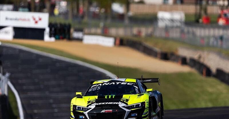 GTWCE, Brands Hatch: pole per Ferrari e Mercedes. Rossi 17&deg;