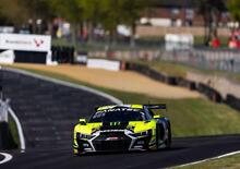 GTWCE, Brands Hatch: pole per Ferrari e Mercedes. Rossi 17°